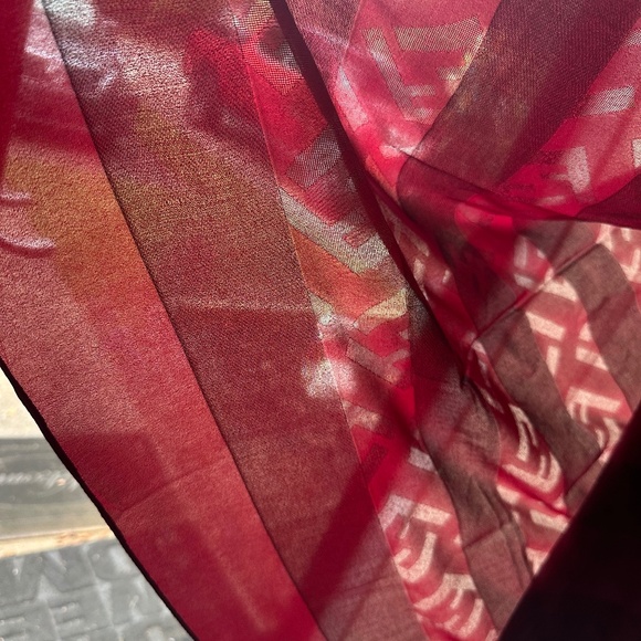 New with tag designer women's Scarf. - Picture 7 of 14